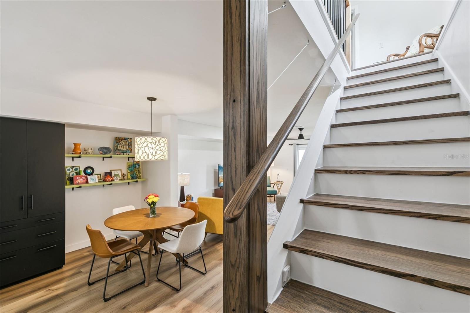 Image 19 of 40 For 496 Par Street 496