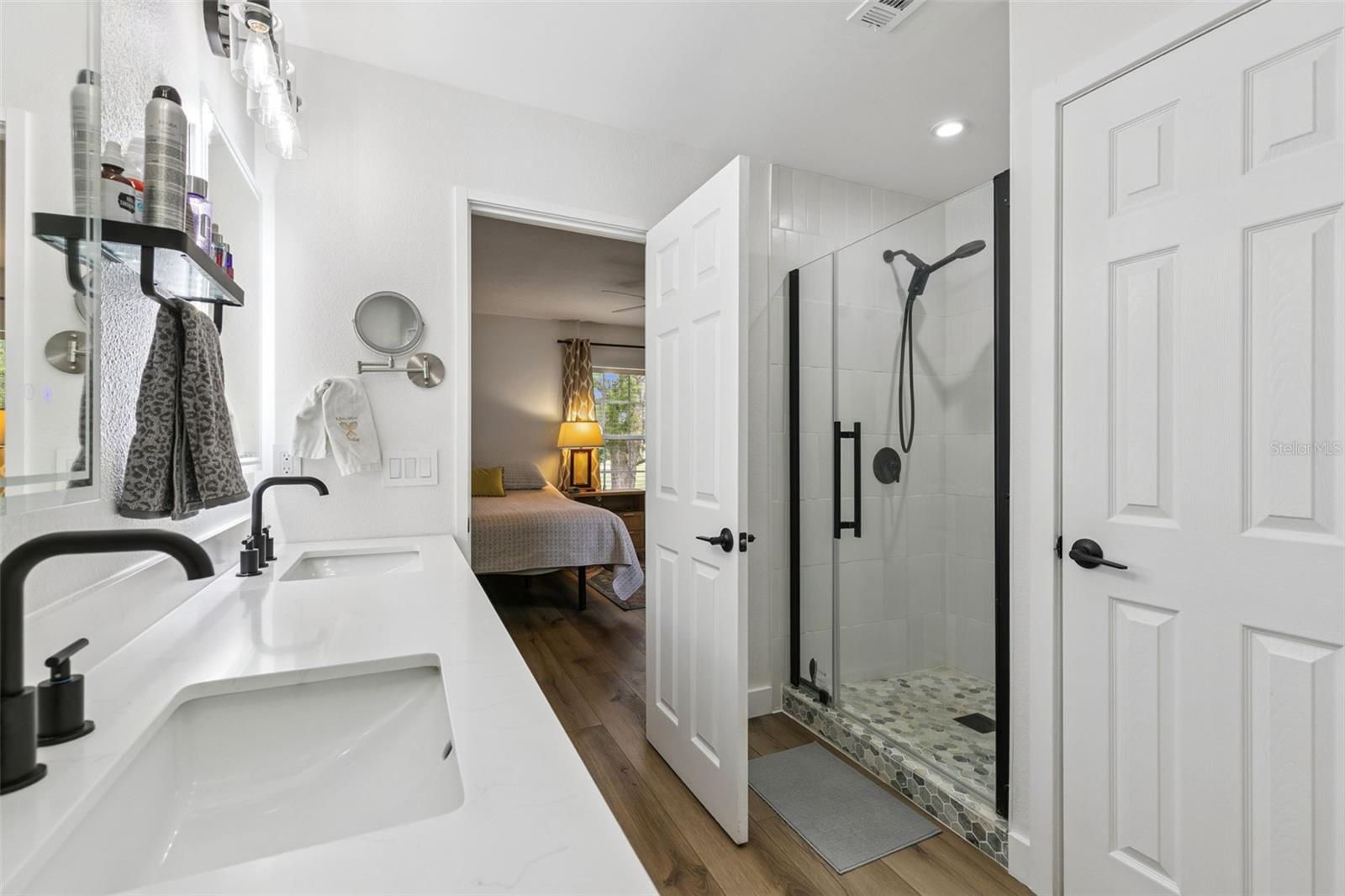 Image 28 of 40 For 496 Par Street 496