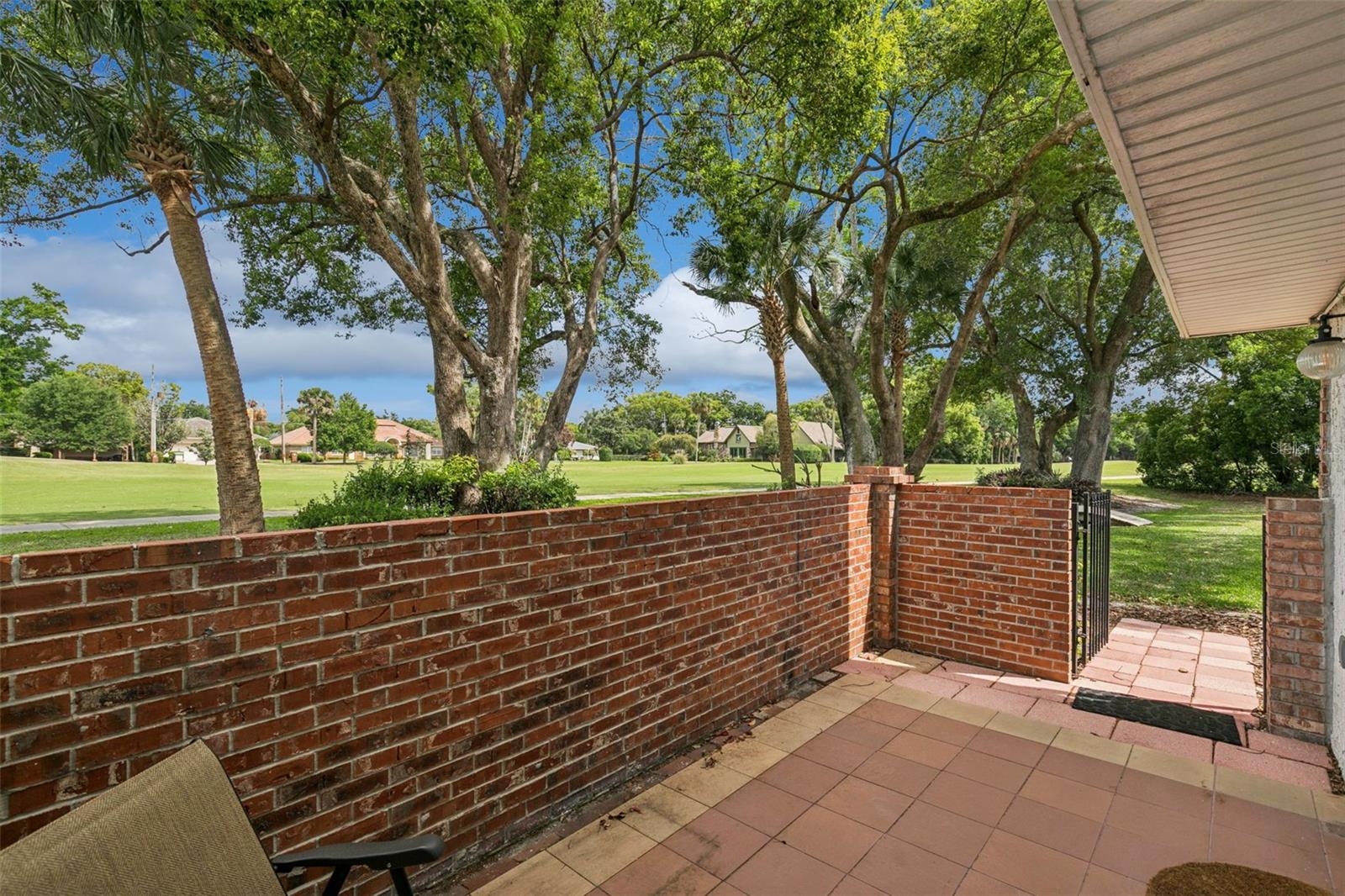 Image 33 of 40 For 496 Par Street 496