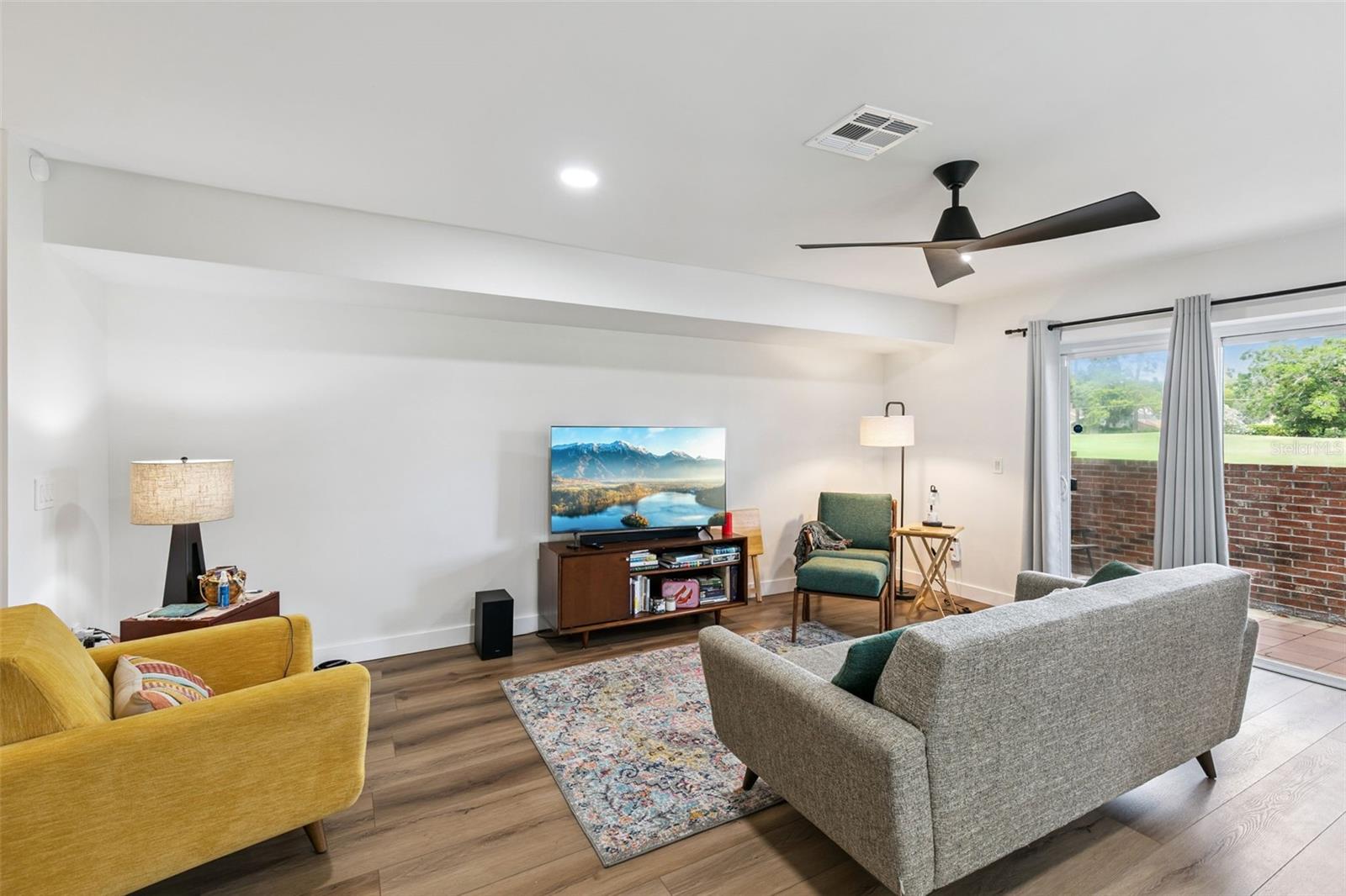 Image 7 of 40 For 496 Par Street 496