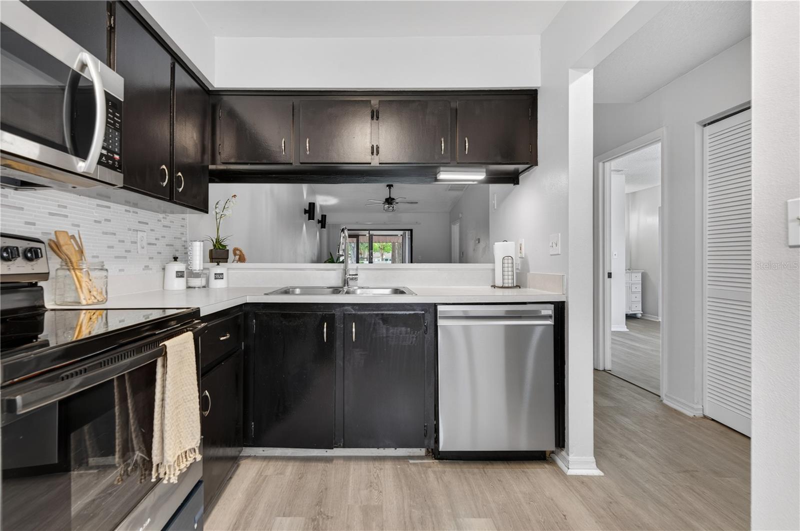 Image 20 of 60 For 502 Prestwick Place 0