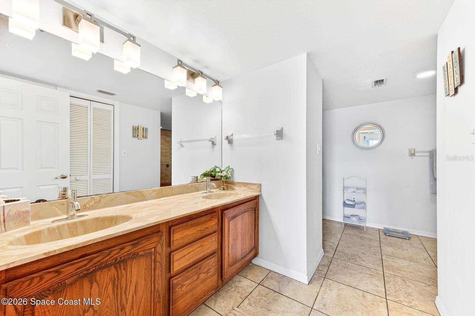 Image 14 of 29 For 580 Brevard Avenue 815