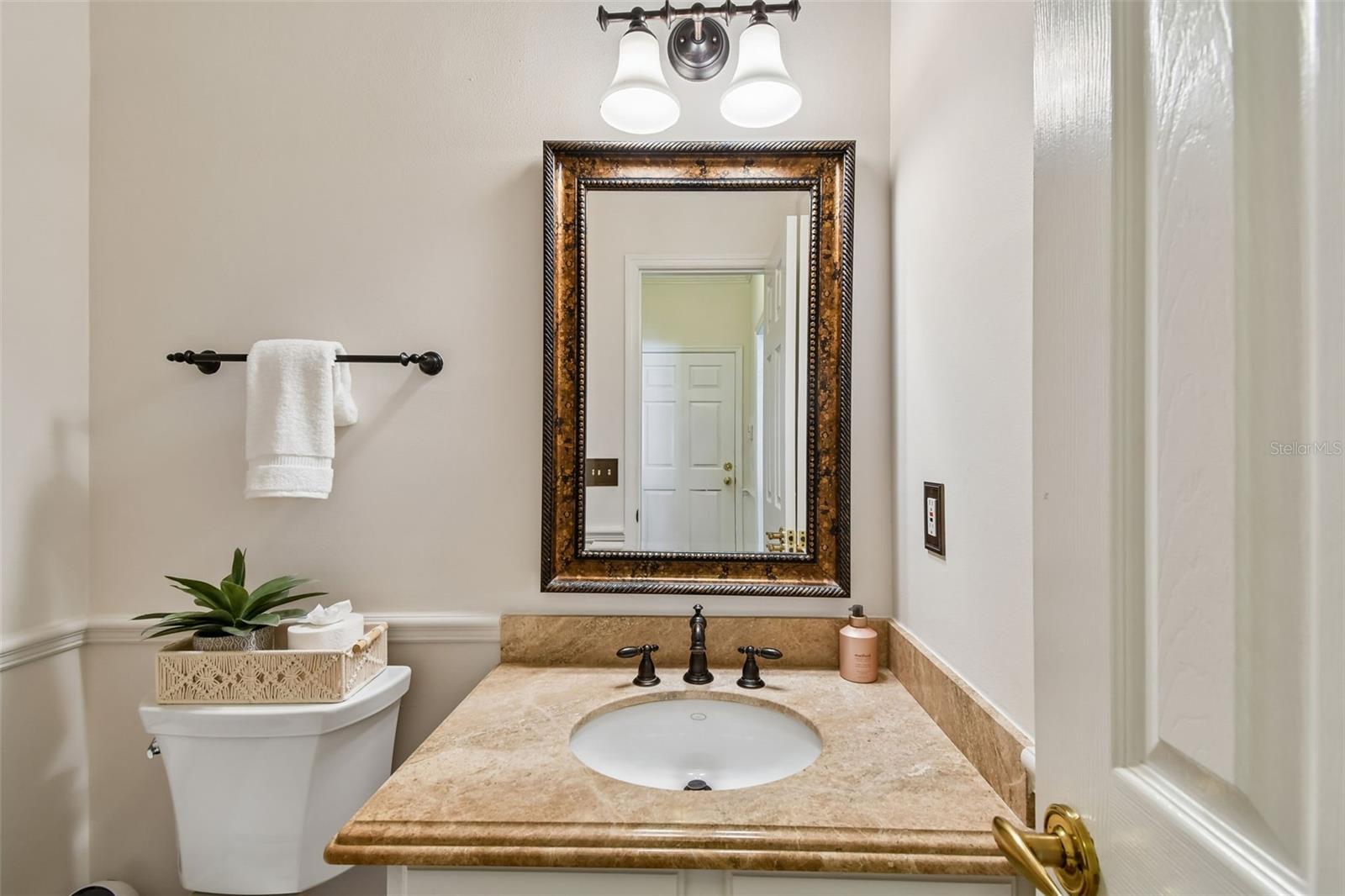 Image 32 of 91 For 4140 Conway Place Circle