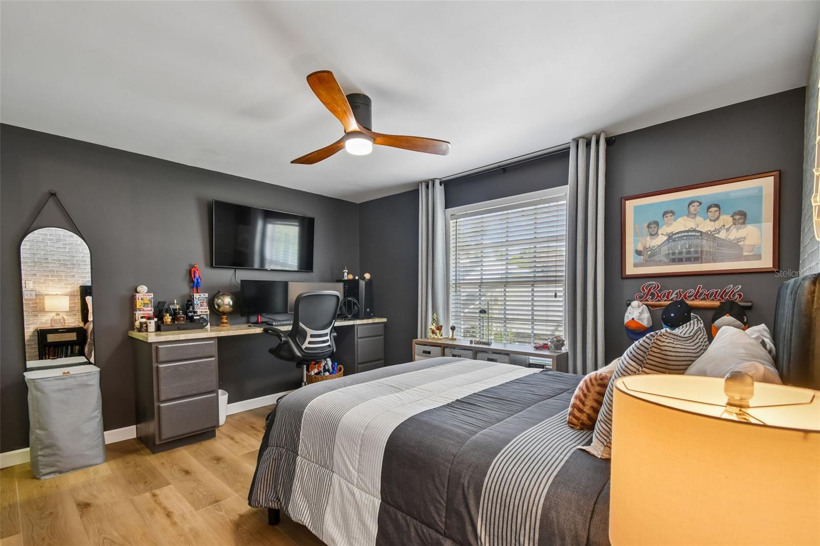 Image 43 of 91 For 4140 Conway Place Circle