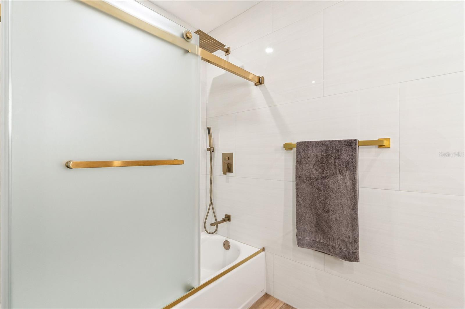 Image 32 of 48 For 129 Laurel Oak Drive