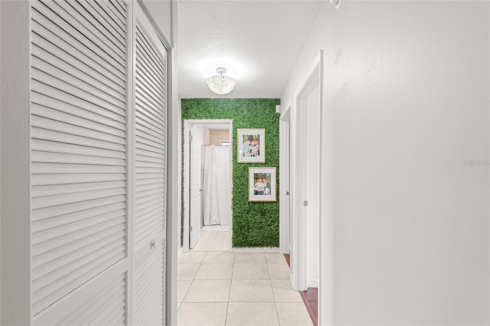 Image 20 of 28 For 12853 Maryland Woods Court