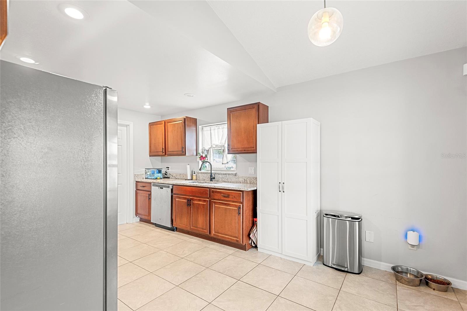 Image 4 of 28 For 12853 Maryland Woods Court
