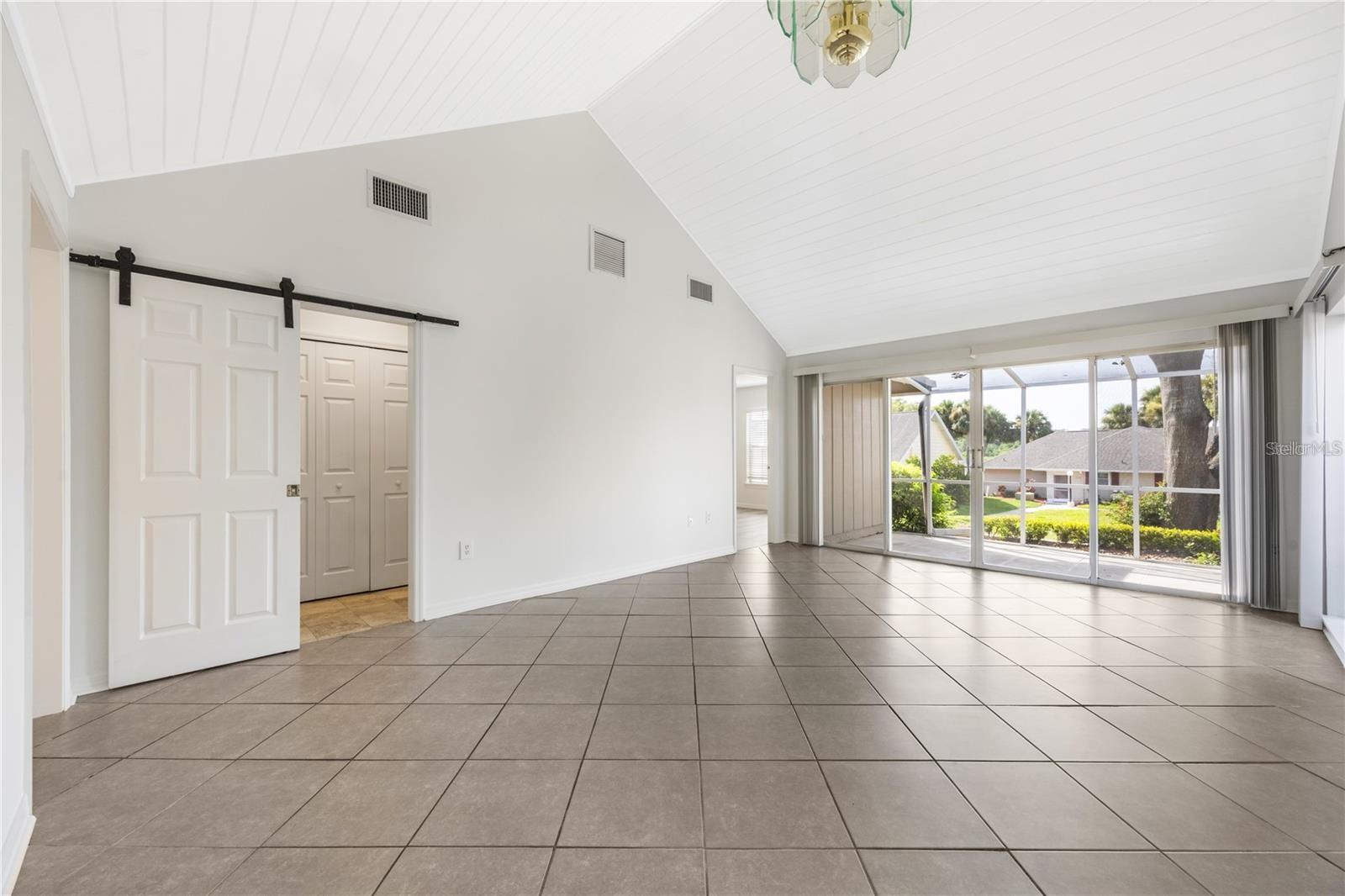 Image 17 of 25 For 1134 Villa Lane 95