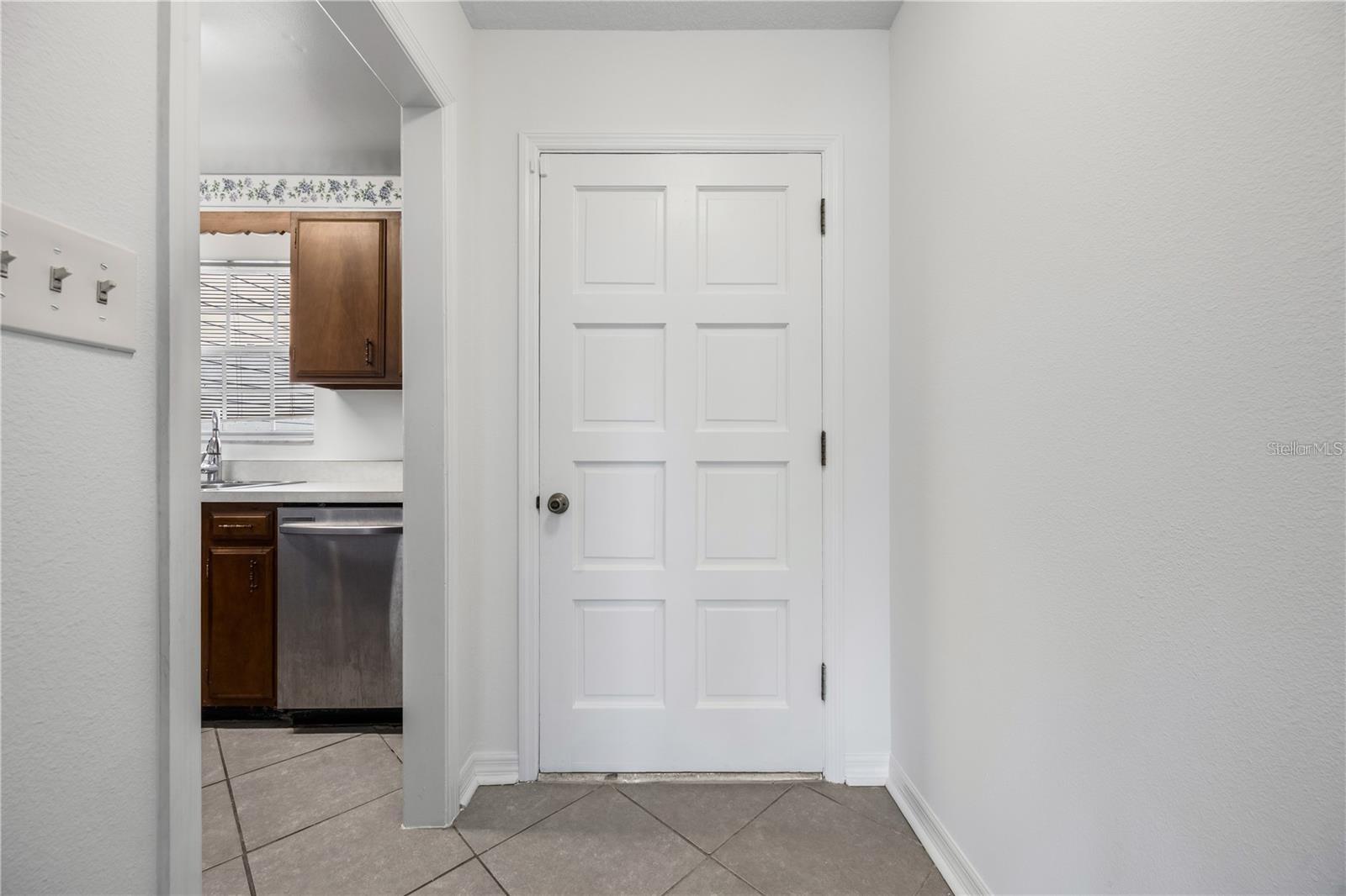 Image 20 of 25 For 1134 Villa Lane 95