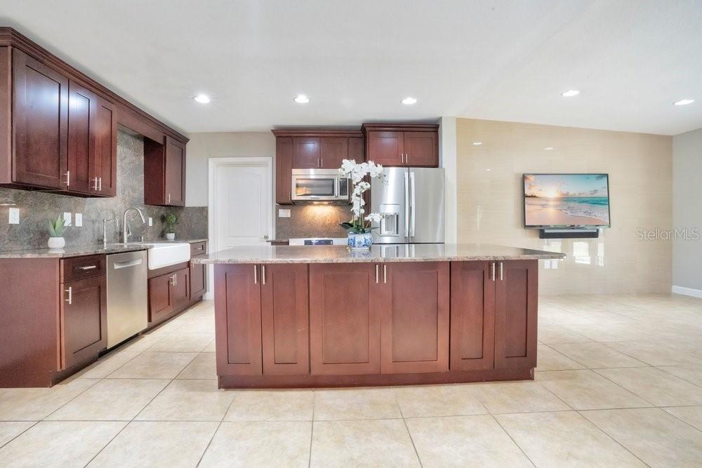 Image 17 of 42 For 1822 Yorkshire Drive