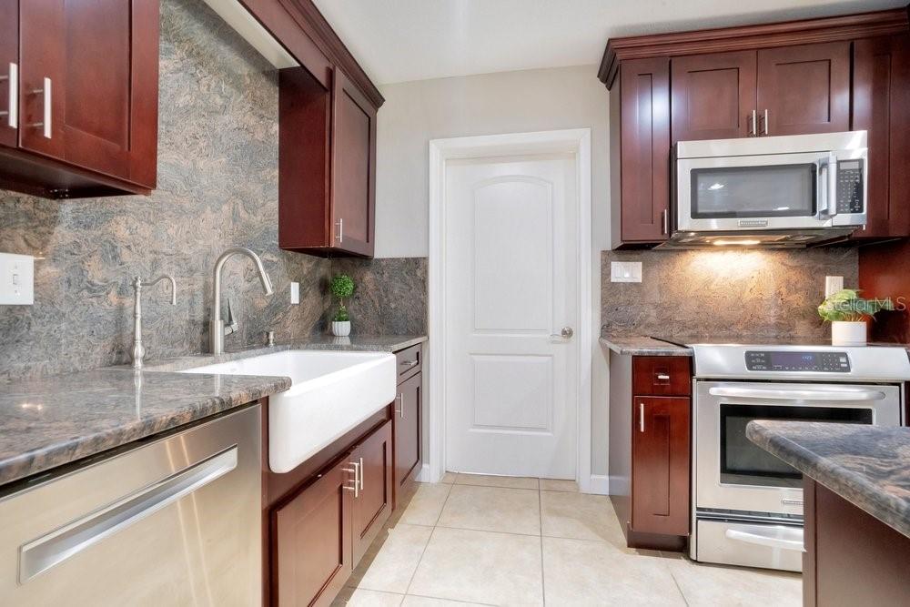 Image 18 of 42 For 1822 Yorkshire Drive