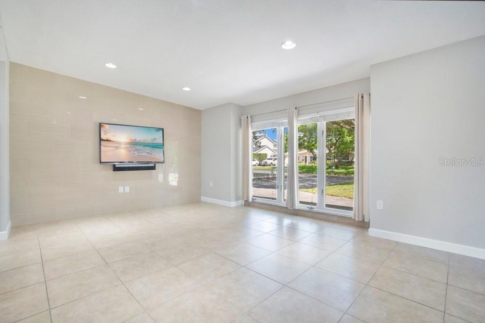 Image 3 of 42 For 1822 Yorkshire Drive