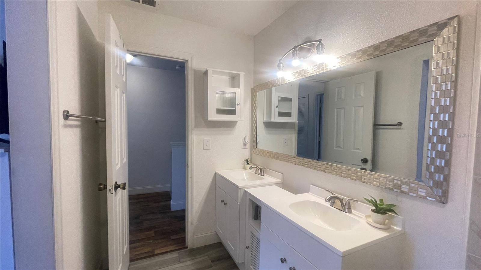 Image 18 of 23 For 1718 Silver Creek Court 102