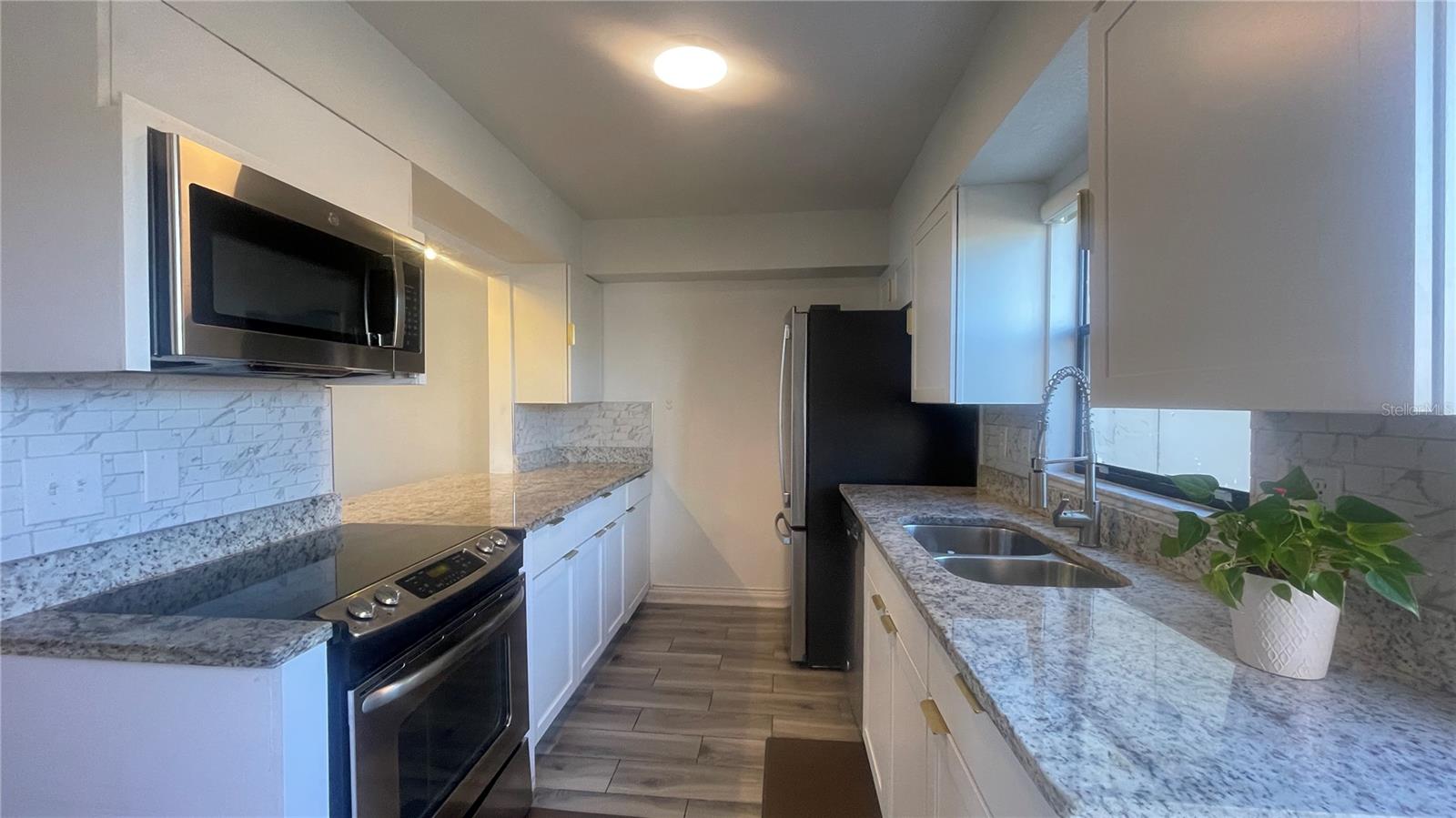 Image 5 of 23 For 1718 Silver Creek Court 102