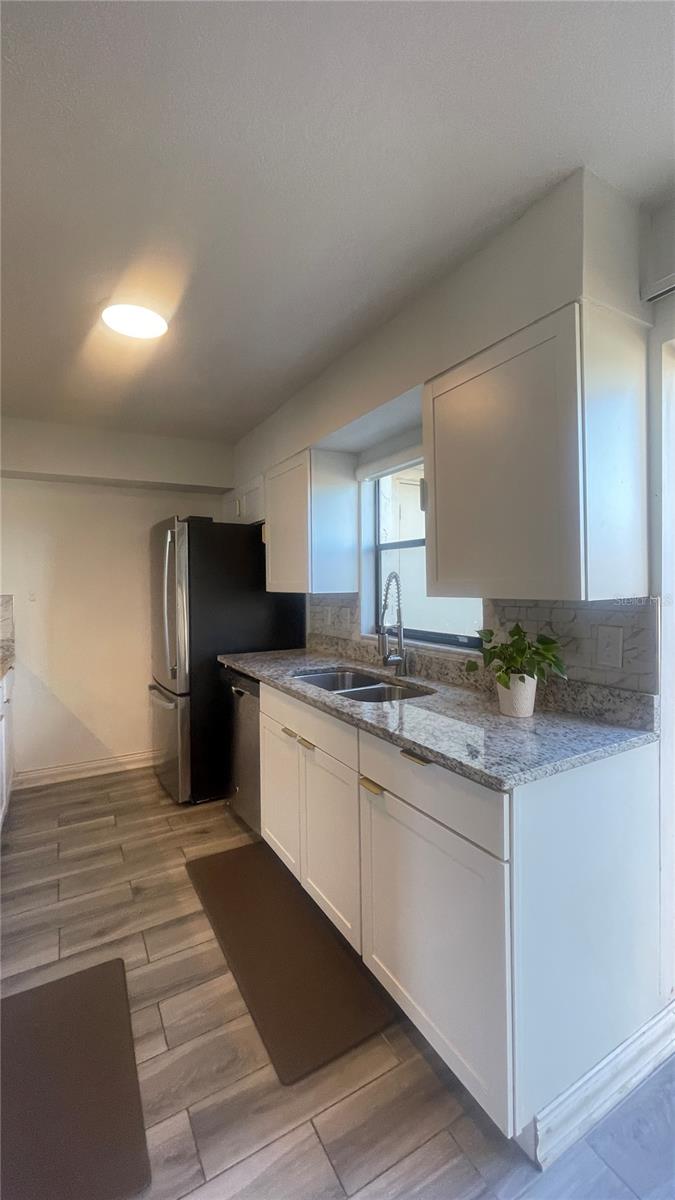 Image 6 of 23 For 1718 Silver Creek Court 102