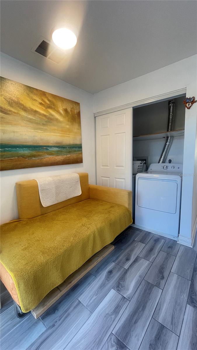 Image 8 of 23 For 1718 Silver Creek Court 102