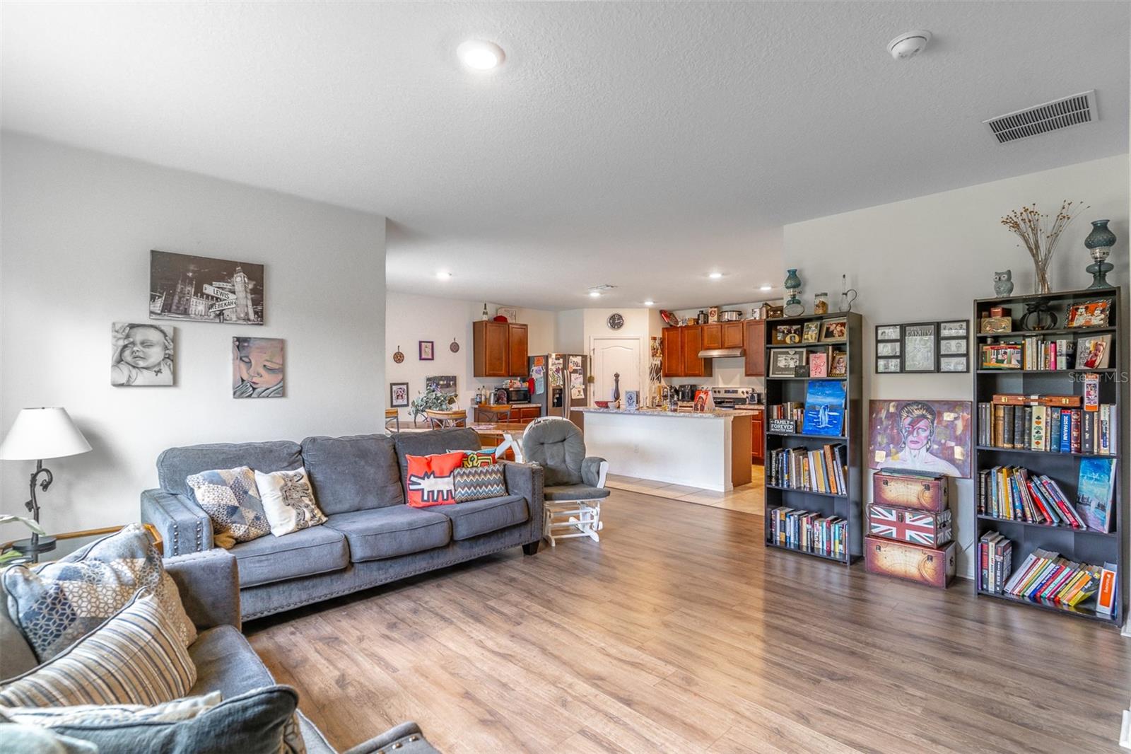 Listing photo id 2 for 1419 Fox Squirrel Drive