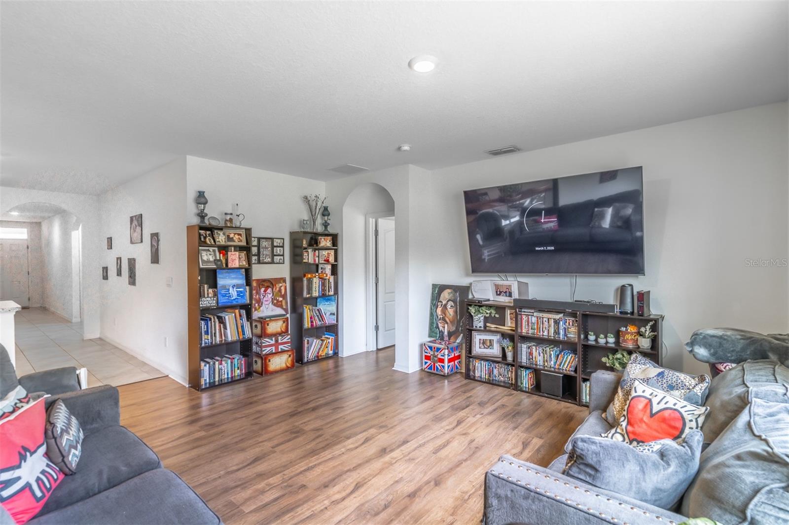 Listing photo id 3 for 1419 Fox Squirrel Drive