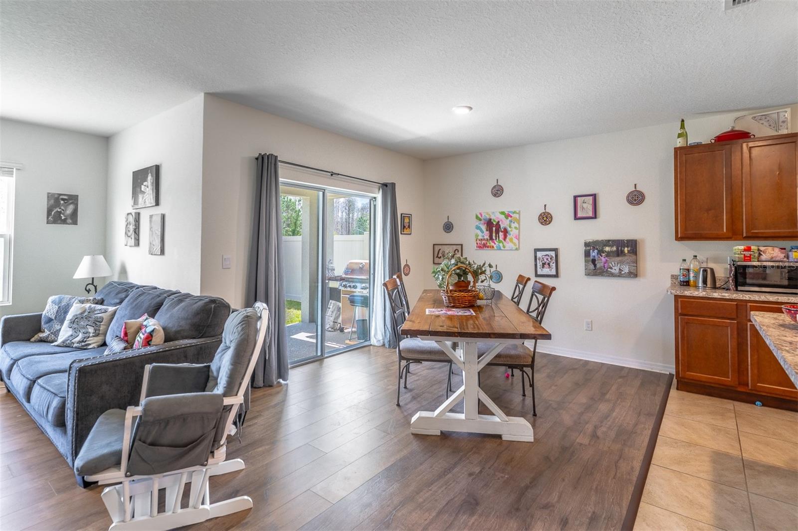 Listing photo id 4 for 1419 Fox Squirrel Drive