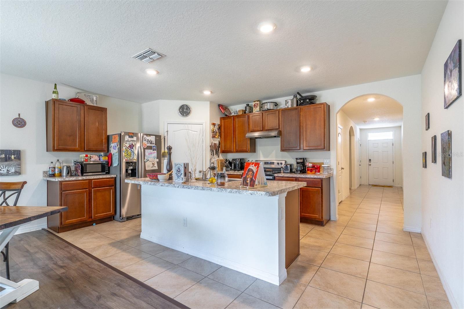 Listing photo id 5 for 1419 Fox Squirrel Drive