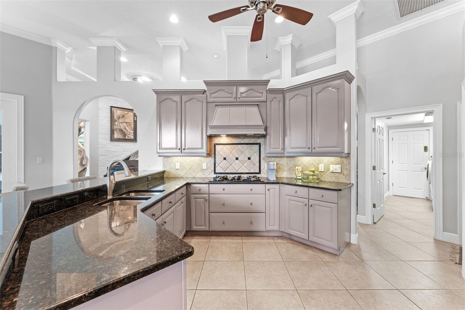 Image 14 of 56 For 1622 Conway Isle Circle