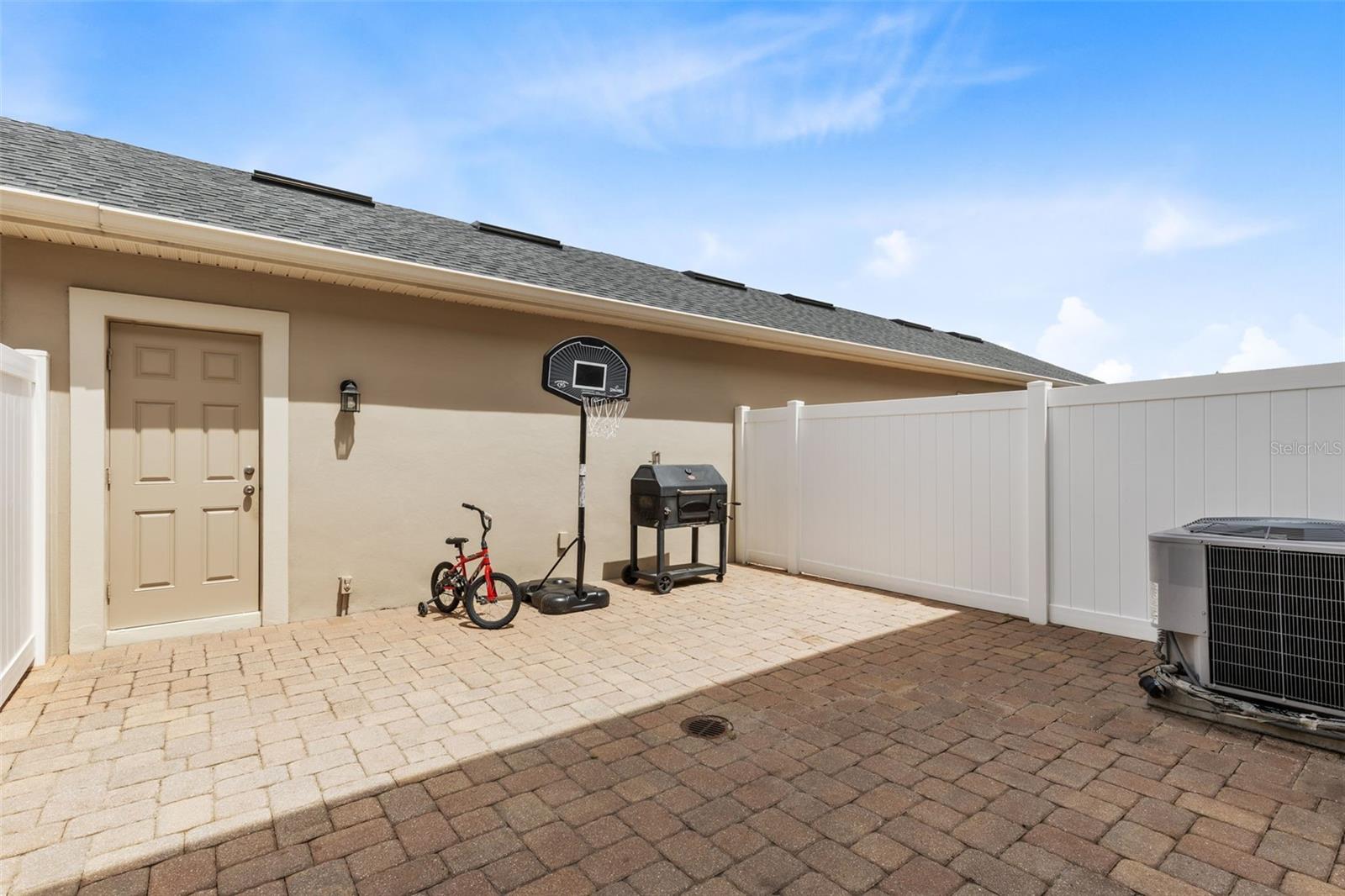 Image 25 of 48 For 8073 Cadman Street