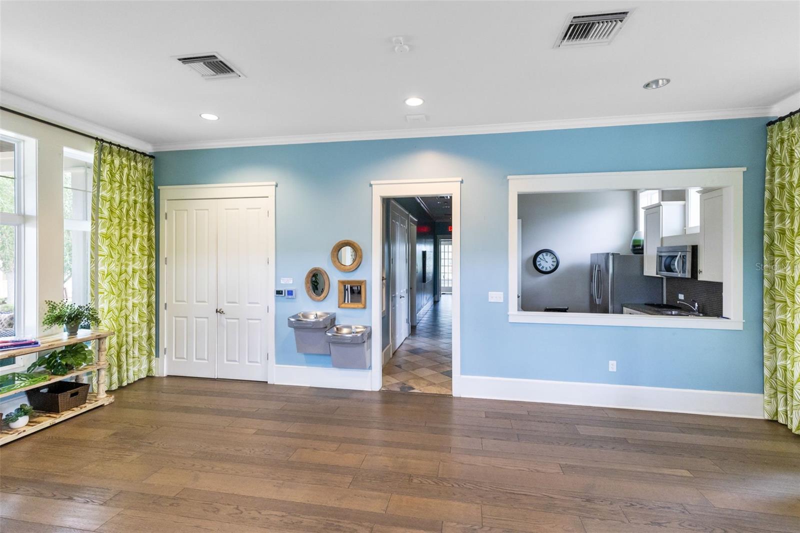 Image 31 of 48 For 8073 Cadman Street