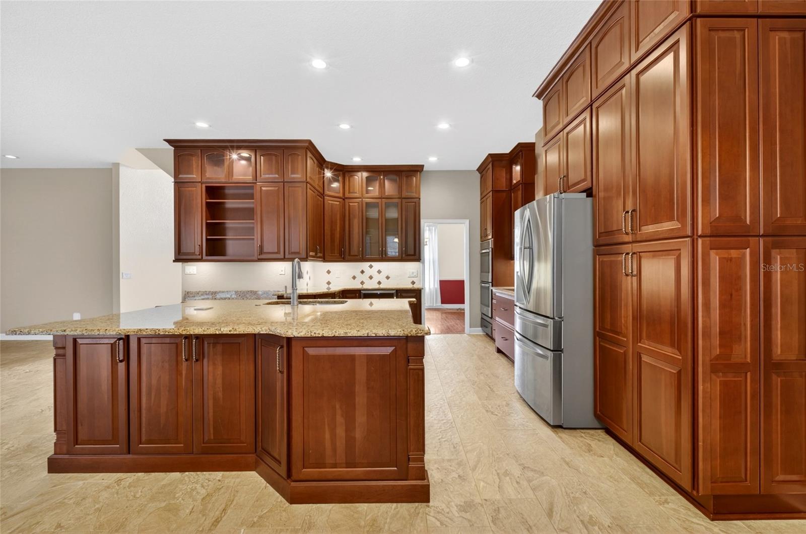 Listing photo id 12 for 8738 Beckingham Place