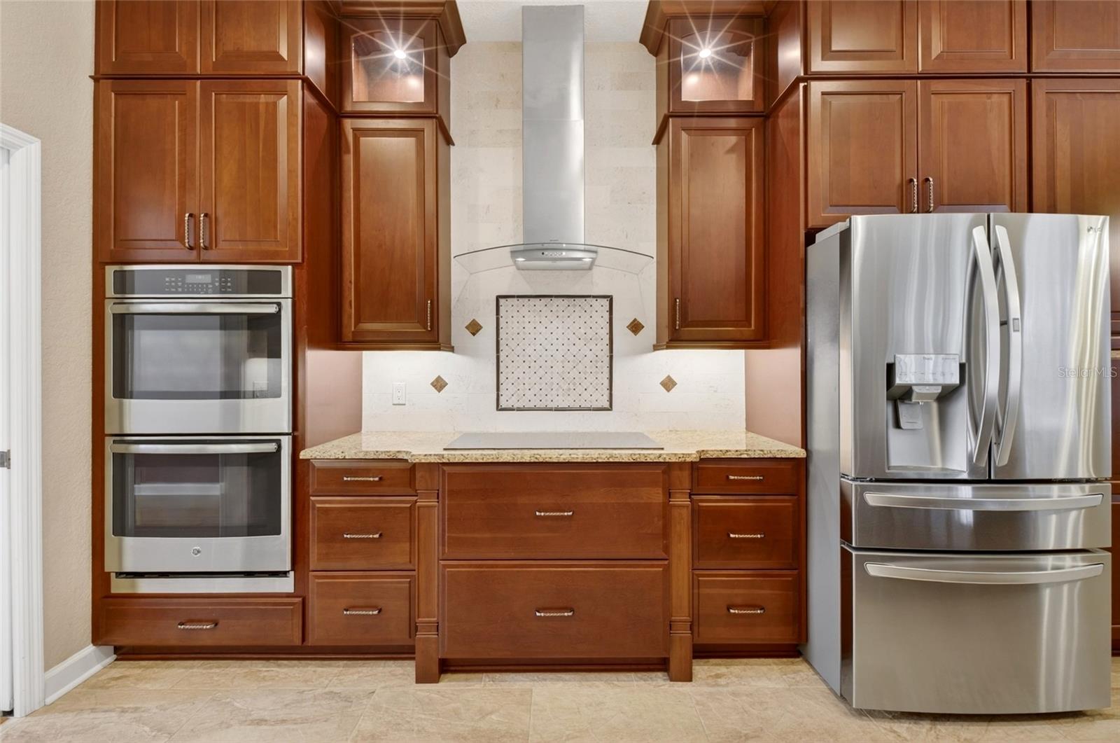 Listing photo id 14 for 8738 Beckingham Place