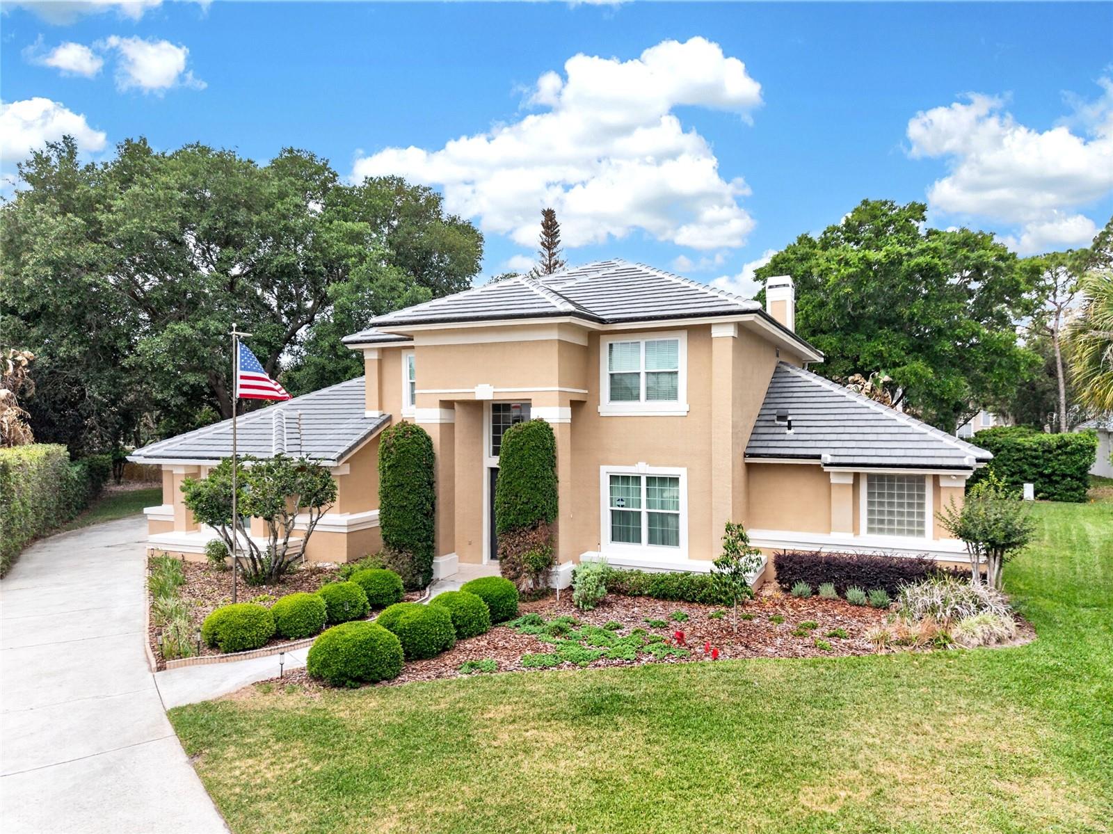 Listing photo id 0 for 8738 Beckingham Place