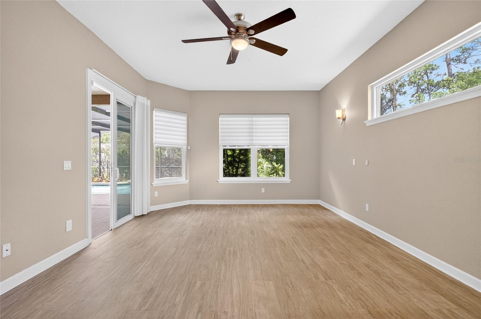 Listing photo id 20 for 8738 Beckingham Place
