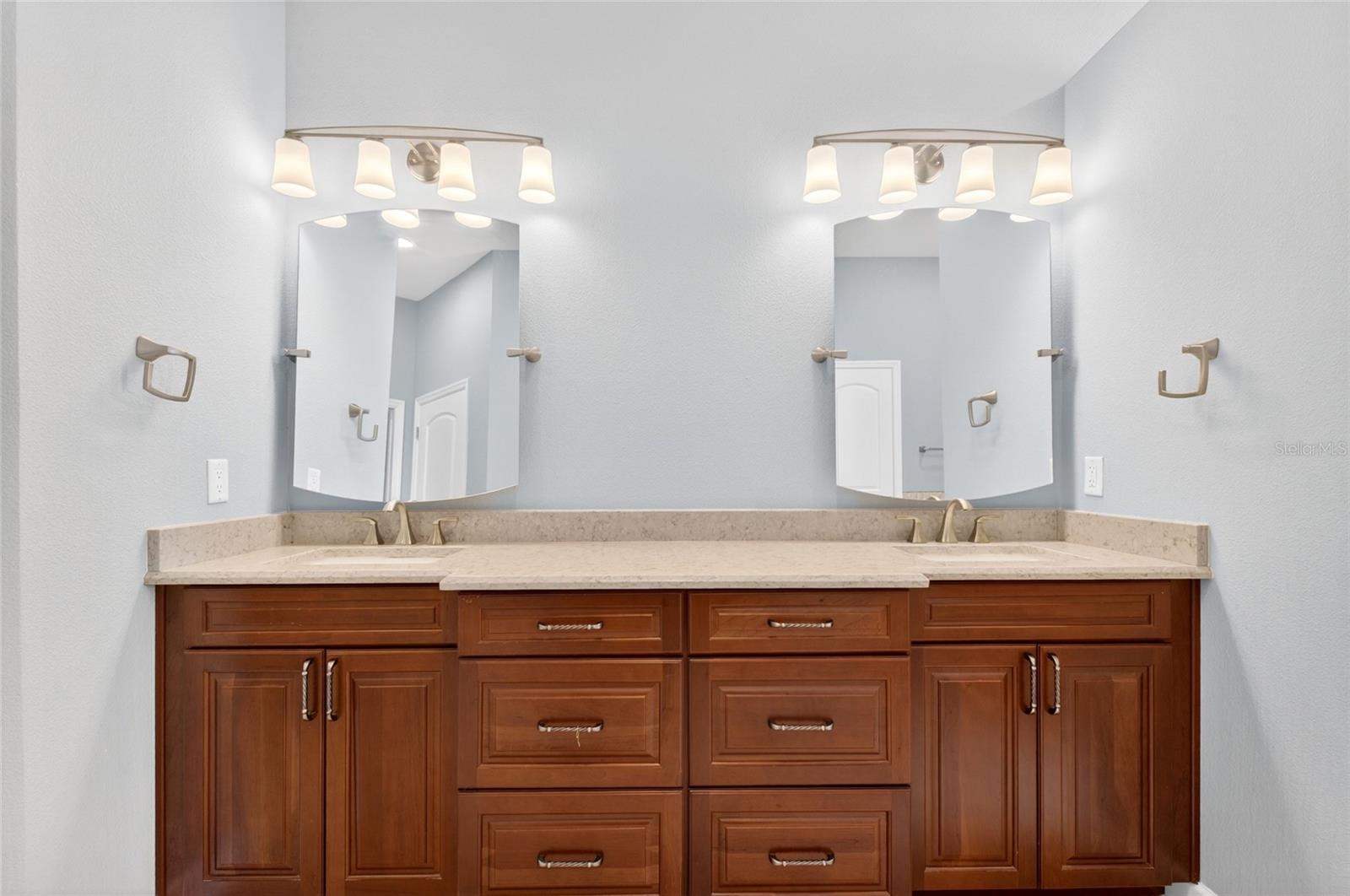 Listing photo id 25 for 8738 Beckingham Place