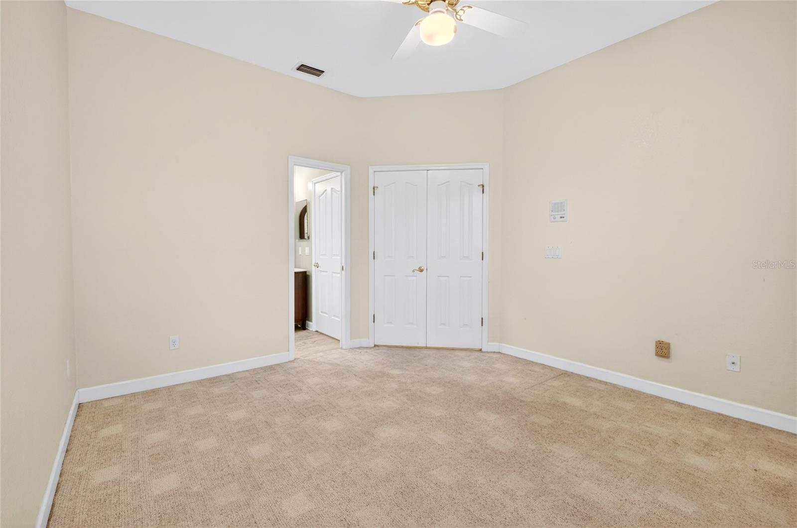 Listing photo id 28 for 8738 Beckingham Place
