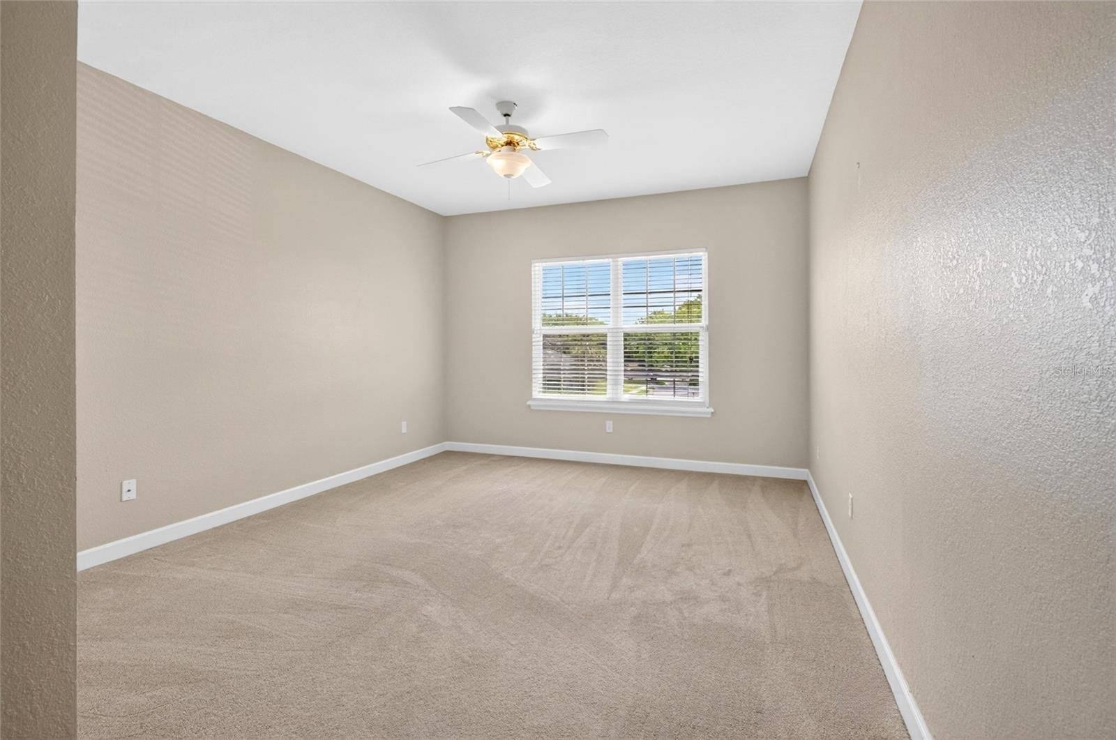 Listing photo id 38 for 8738 Beckingham Place