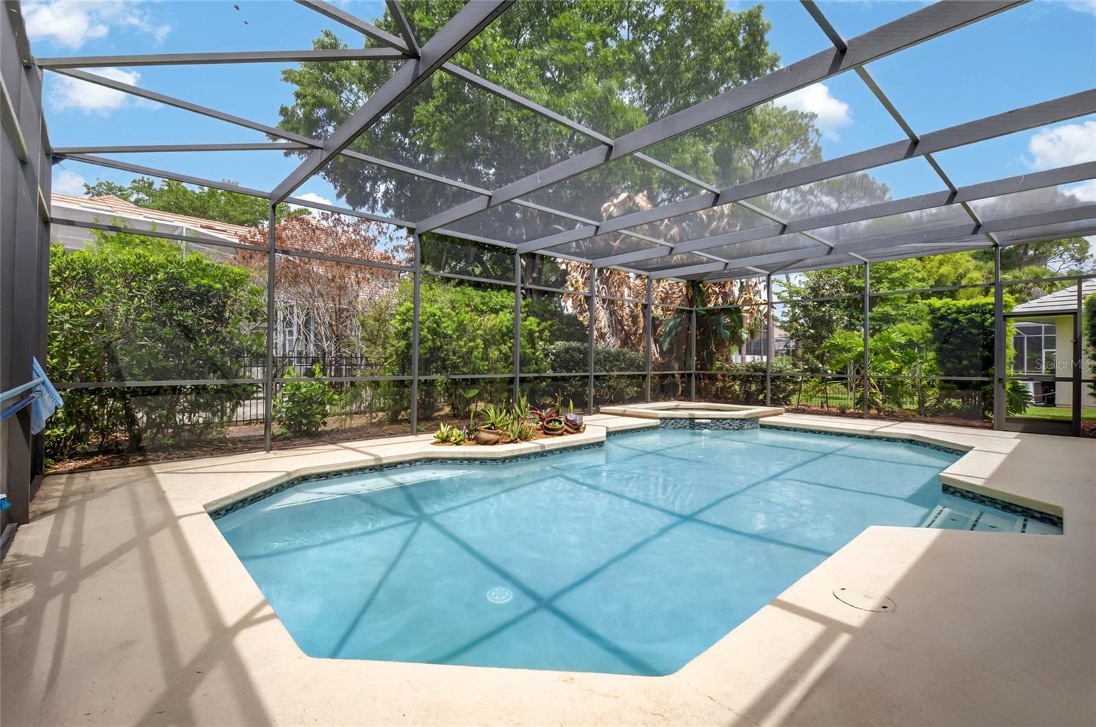 Listing photo id 48 for 8738 Beckingham Place