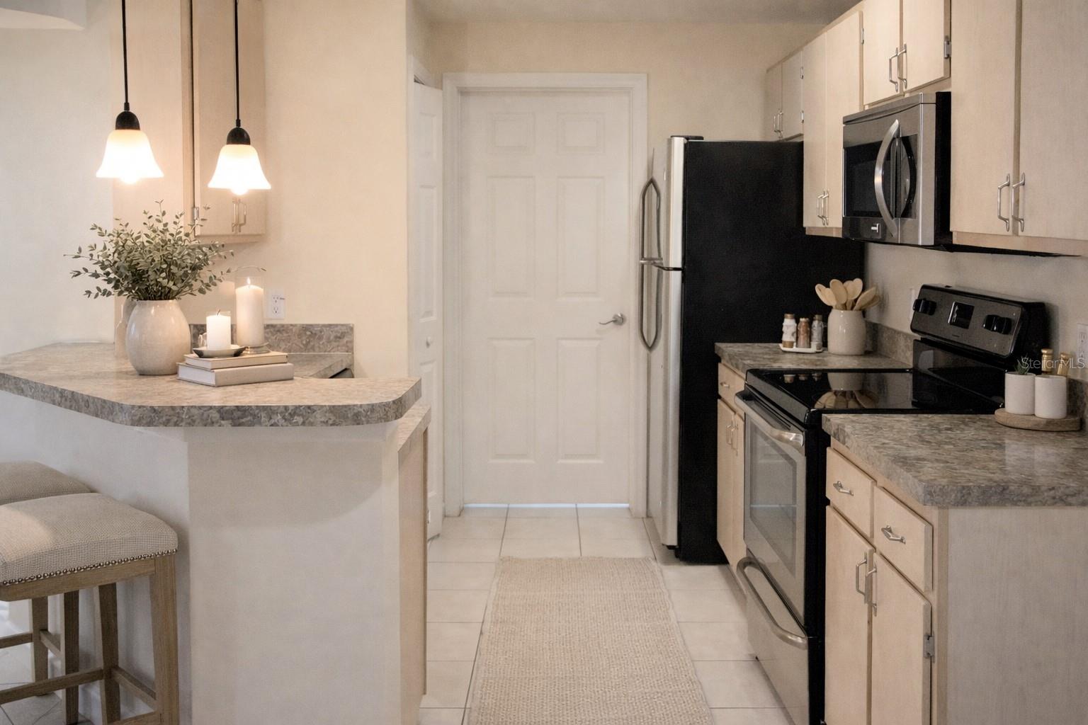 Image 4 of 10 For 713 Crest Pines Drive 216