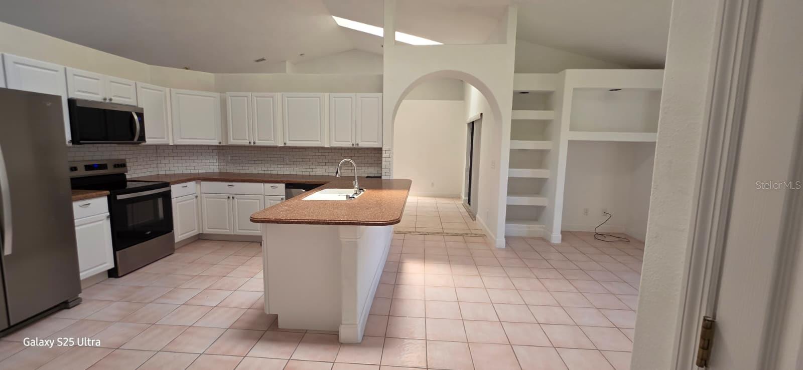 Image 10 of 30 For 121 April Court Se