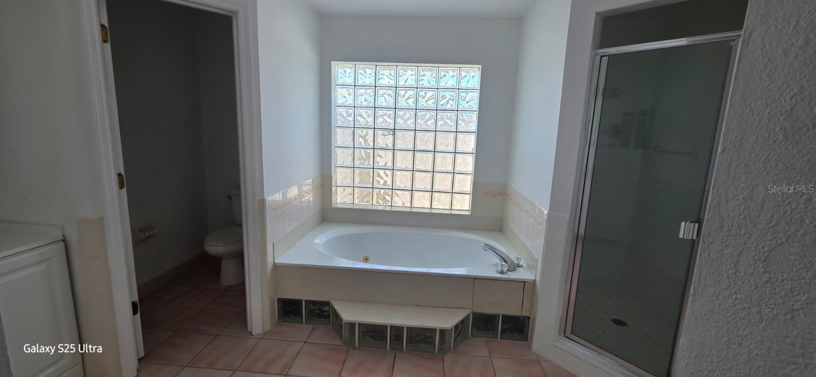 Image 17 of 30 For 121 April Court Se