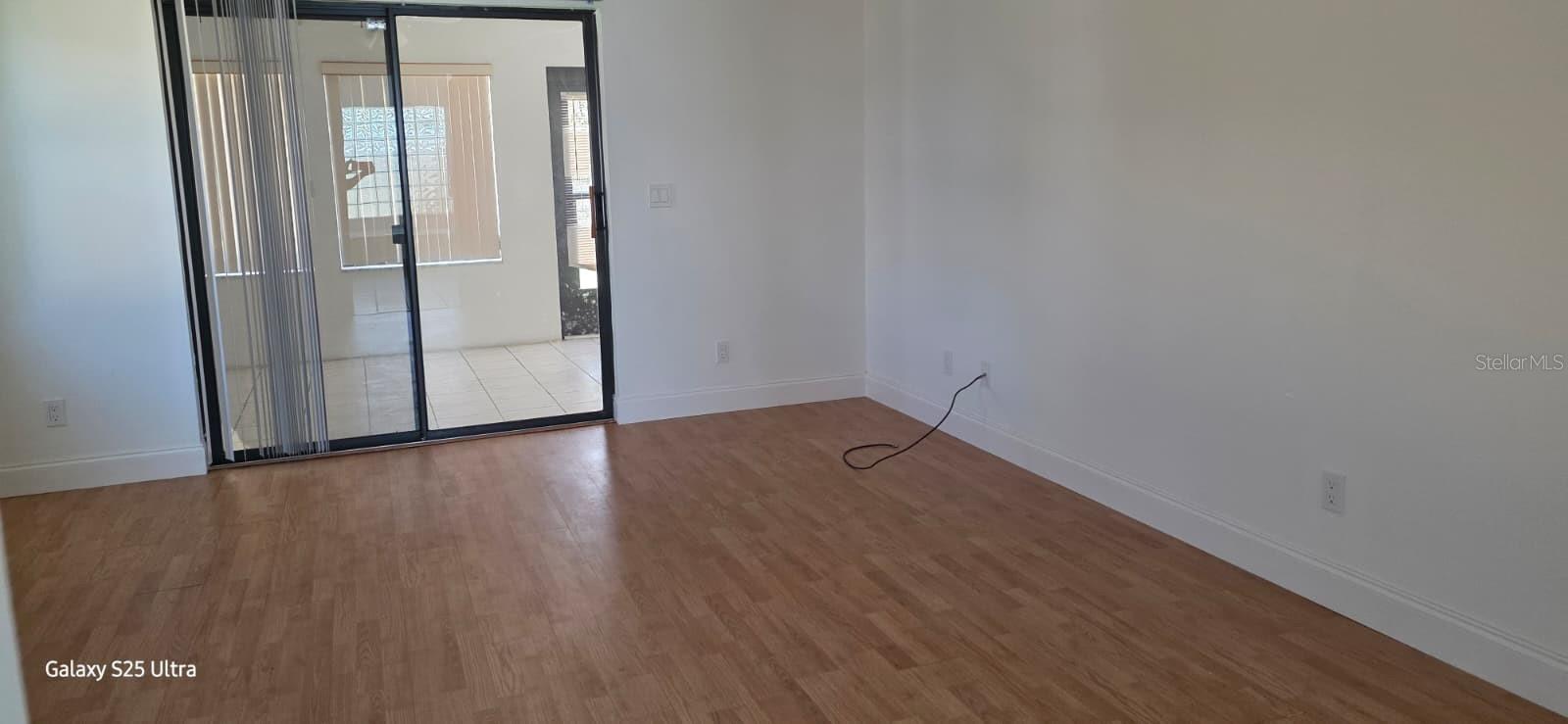 Image 21 of 30 For 121 April Court Se