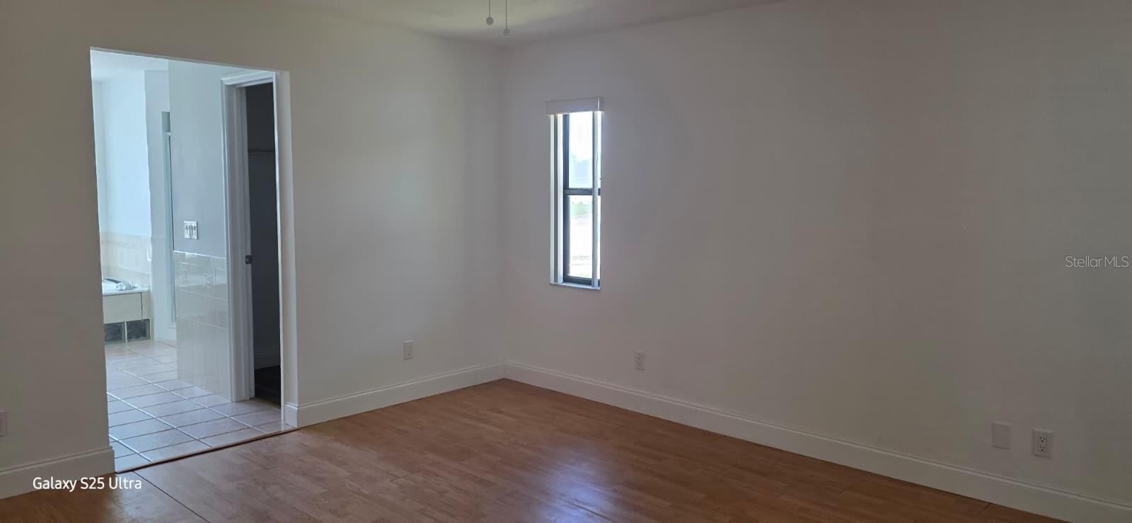 Image 23 of 30 For 121 April Court Se