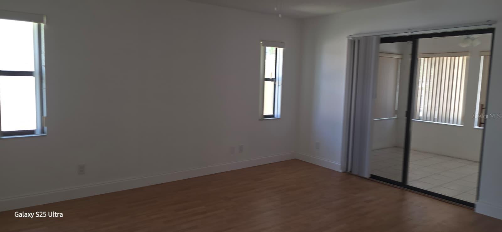 Image 28 of 30 For 121 April Court Se