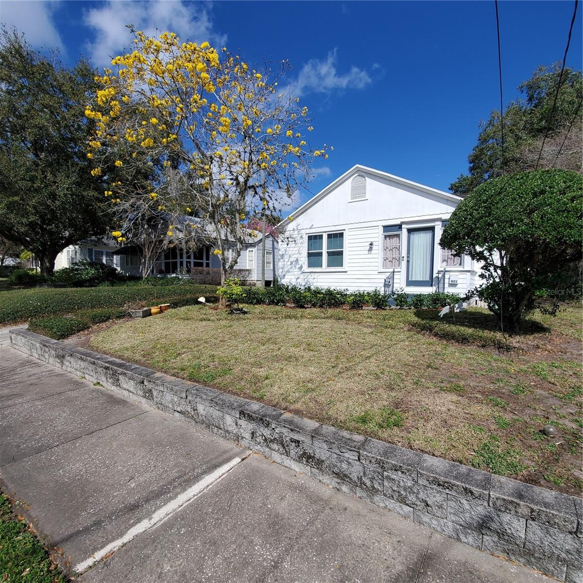 Image 2 of 54 For 419 Kaley Street