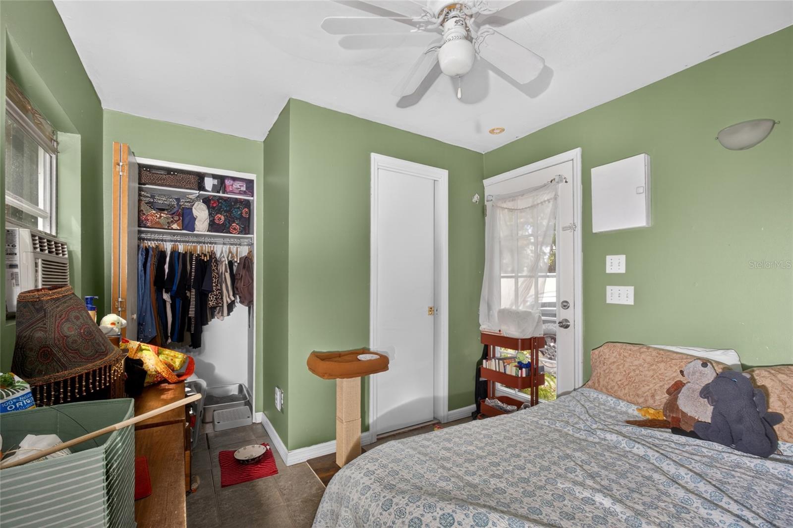Image 33 of 54 For 419 Kaley Street