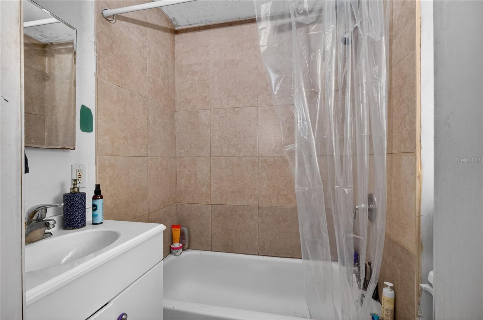 Image 34 of 54 For 419 Kaley Street