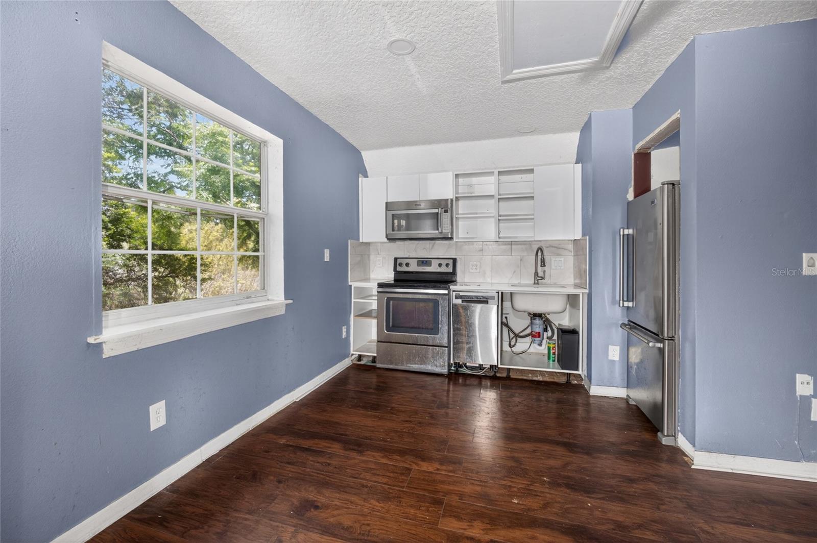 Image 40 of 54 For 419 Kaley Street
