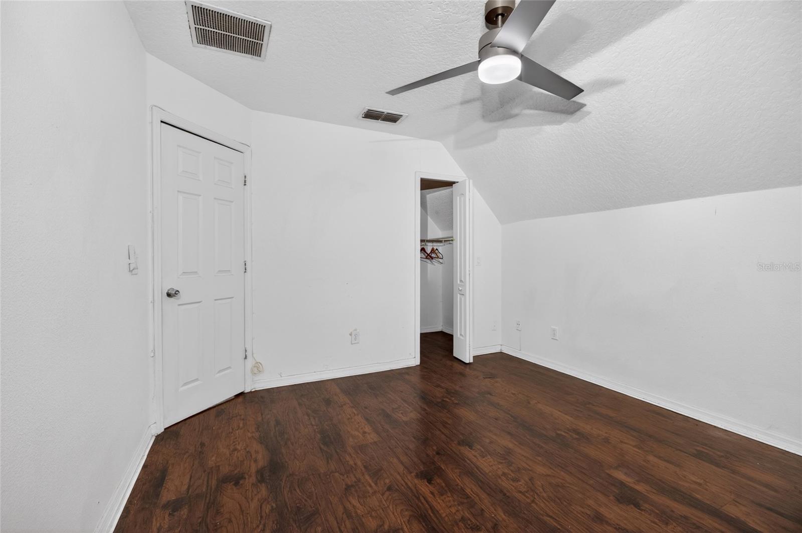 Image 42 of 54 For 419 Kaley Street