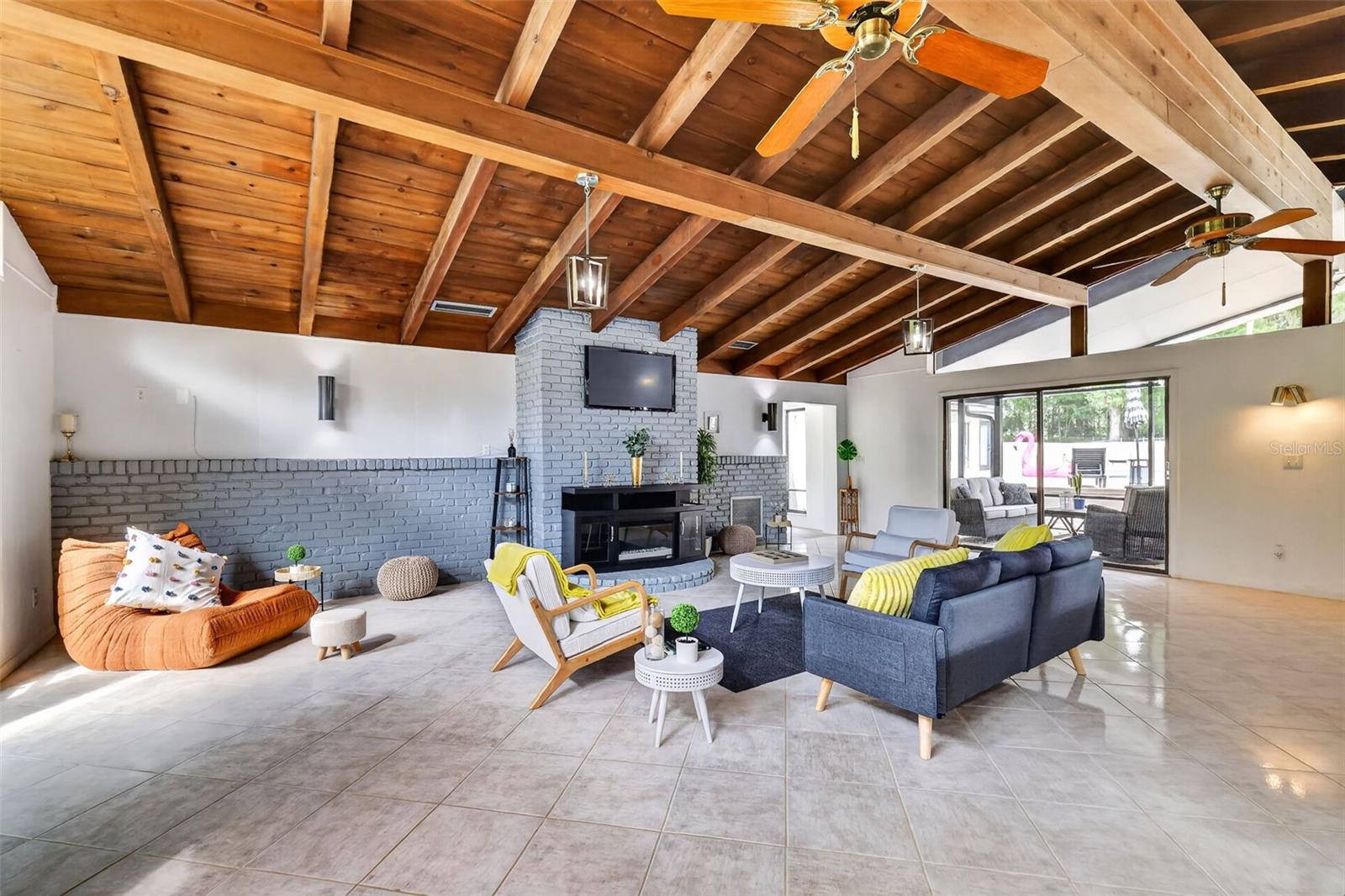 Image 21 of 59 For 310 35th Street