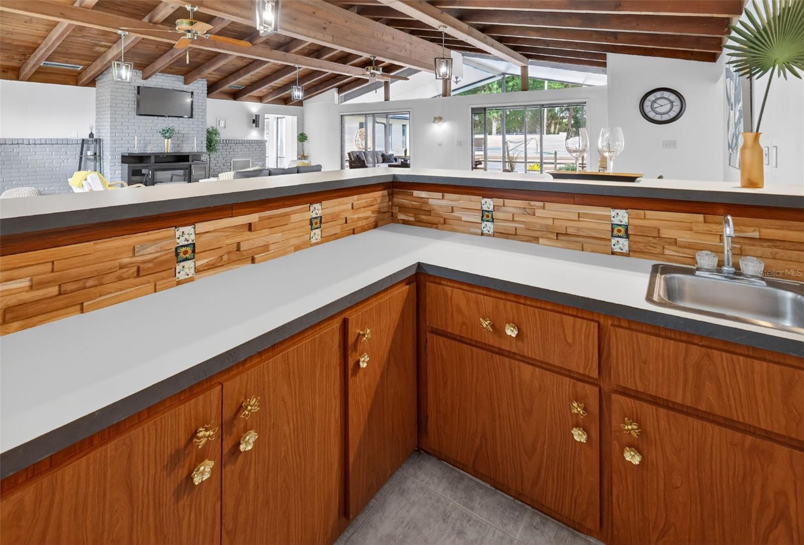 Image 23 of 59 For 310 35th Street