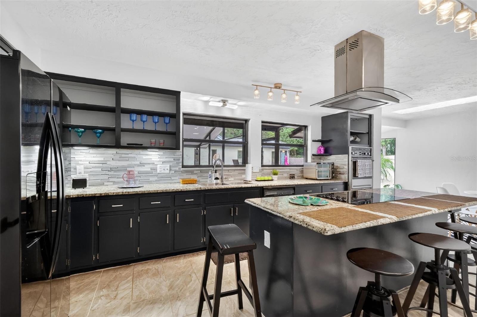 Image 25 of 59 For 310 35th Street