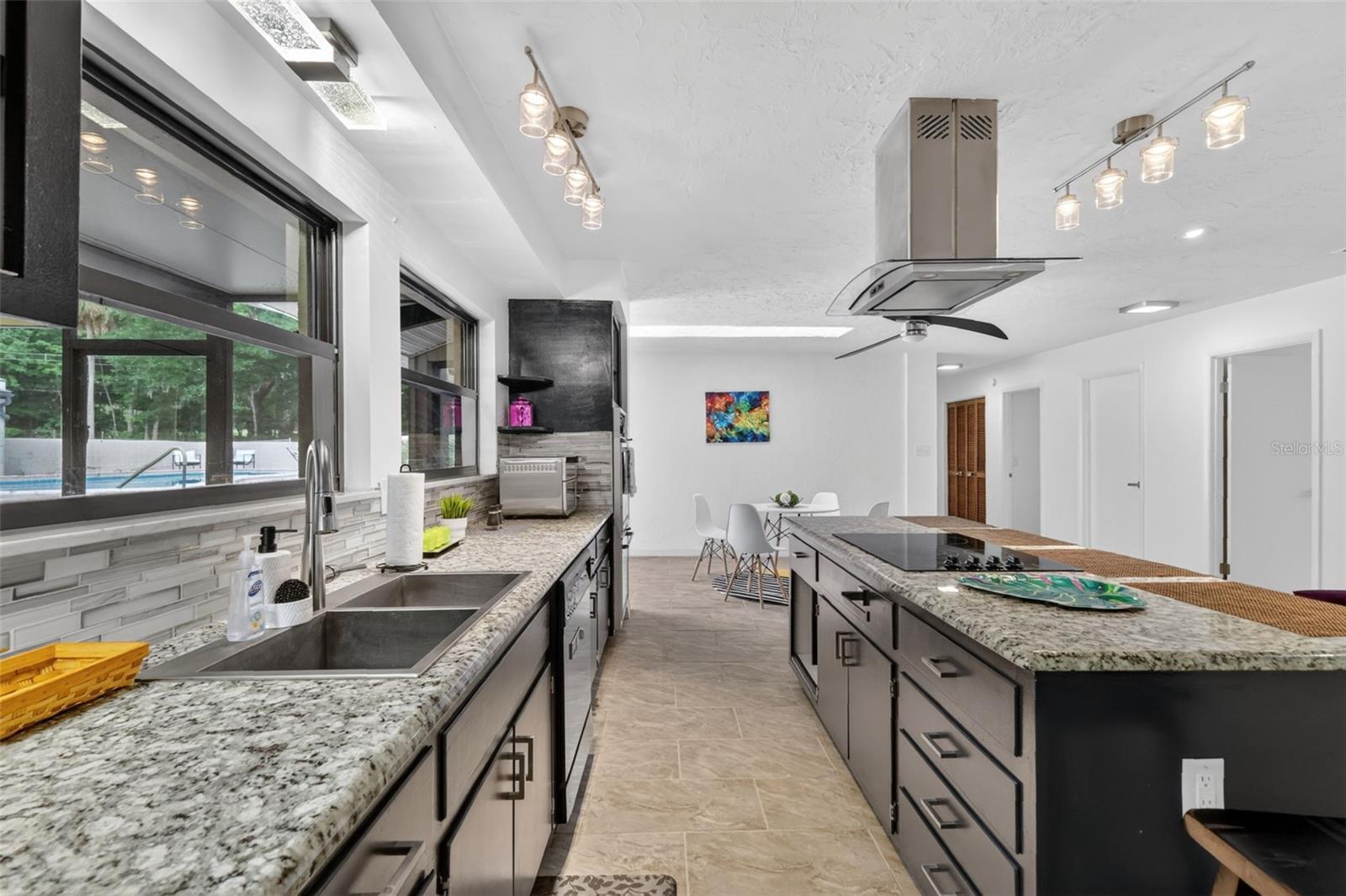 Image 27 of 59 For 310 35th Street